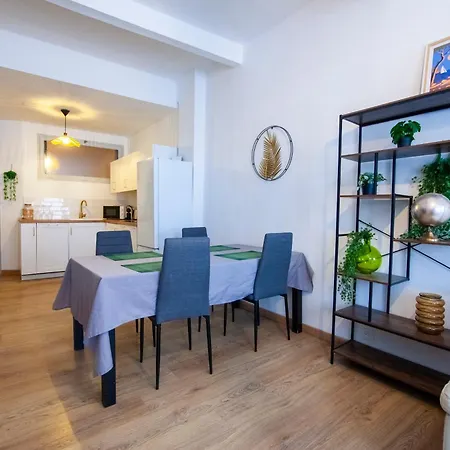 Sublime Plein Centre Apartment *